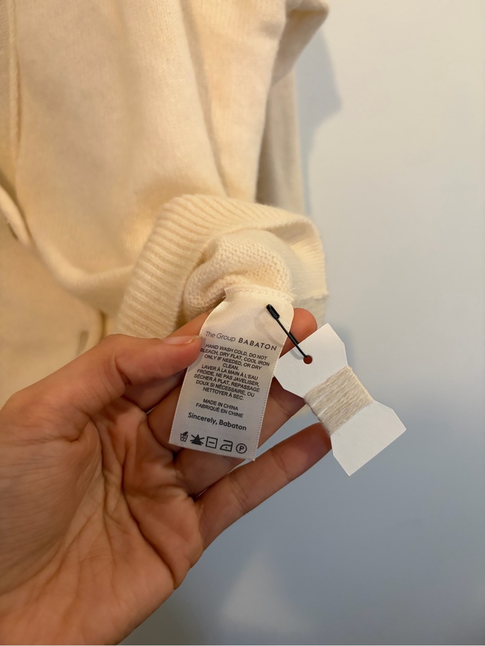 Aritzia 100% Cashmere Deep V-Neck Cardigan - S - Picture 7 of 13